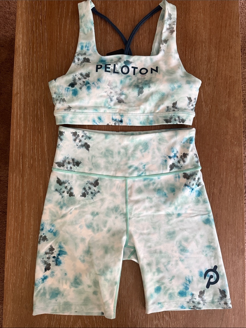 Peloton Blue Diamond Tie-Dye Activewear Set - Medium (Sports Bra NWT)